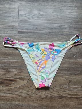 Nwot Oneill Floral Print Cream Bikini Bottoms with Multicolor Accents Size Large